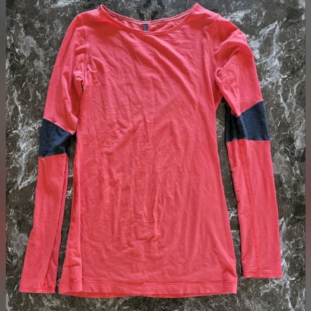Lululemon Size 4 SwiftlyTech Long Sleeve Athletic Top In Red